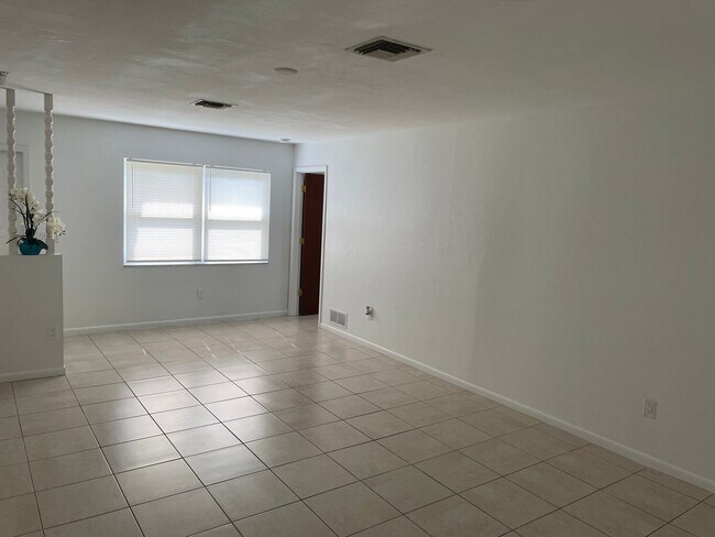 Foto del edificio - 10022 8th St N