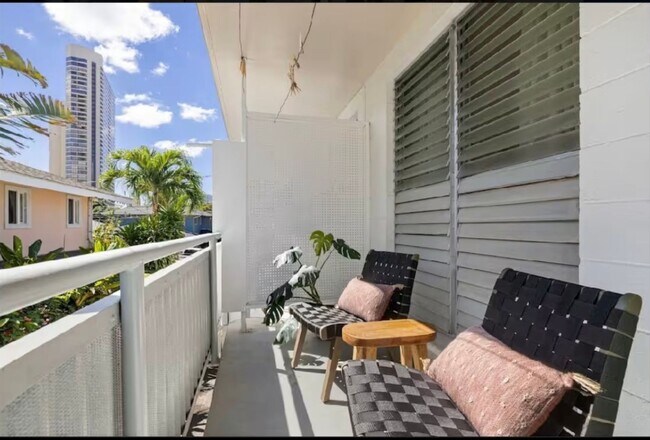 Building Photo - 2710 Kaaha St.