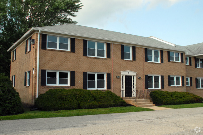 Building Photo - Middleboro Crest Apartments