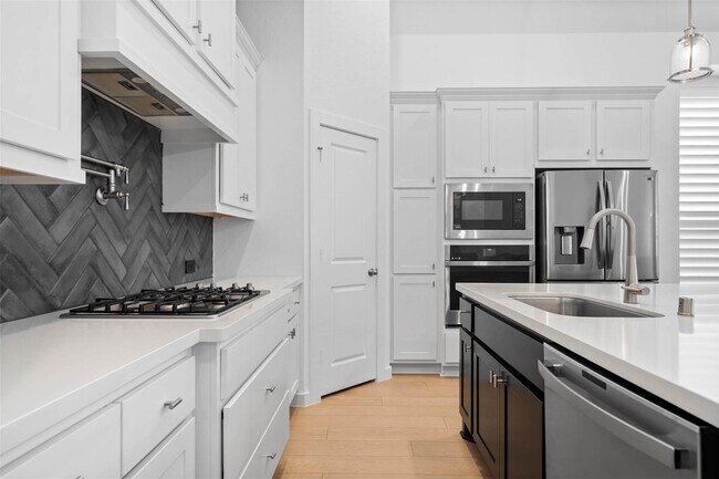 Foto del edificio - 16815 Lupine Mdw Ln