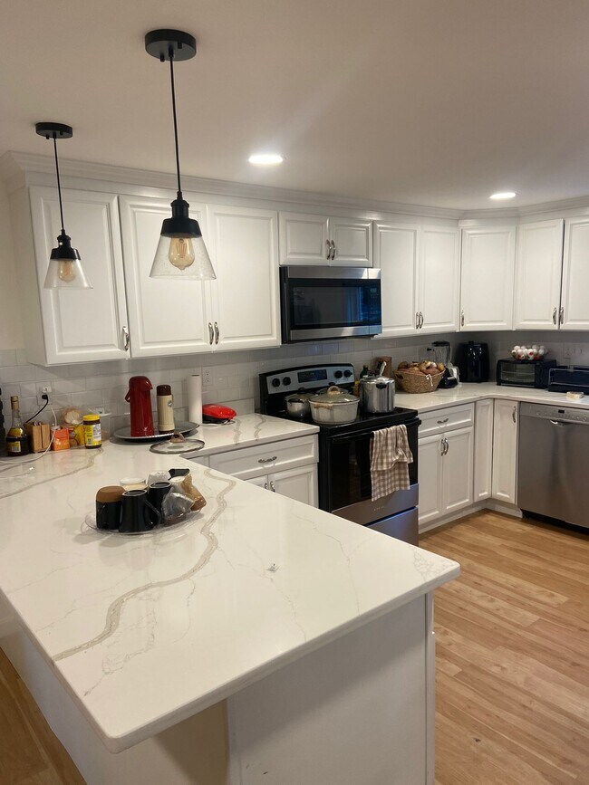 Building Photo - 181 Arrowhead Dr
