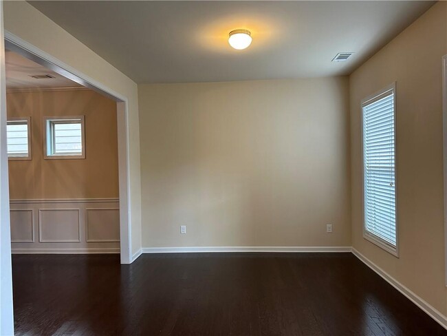 Building Photo - 5750 Rialto Way