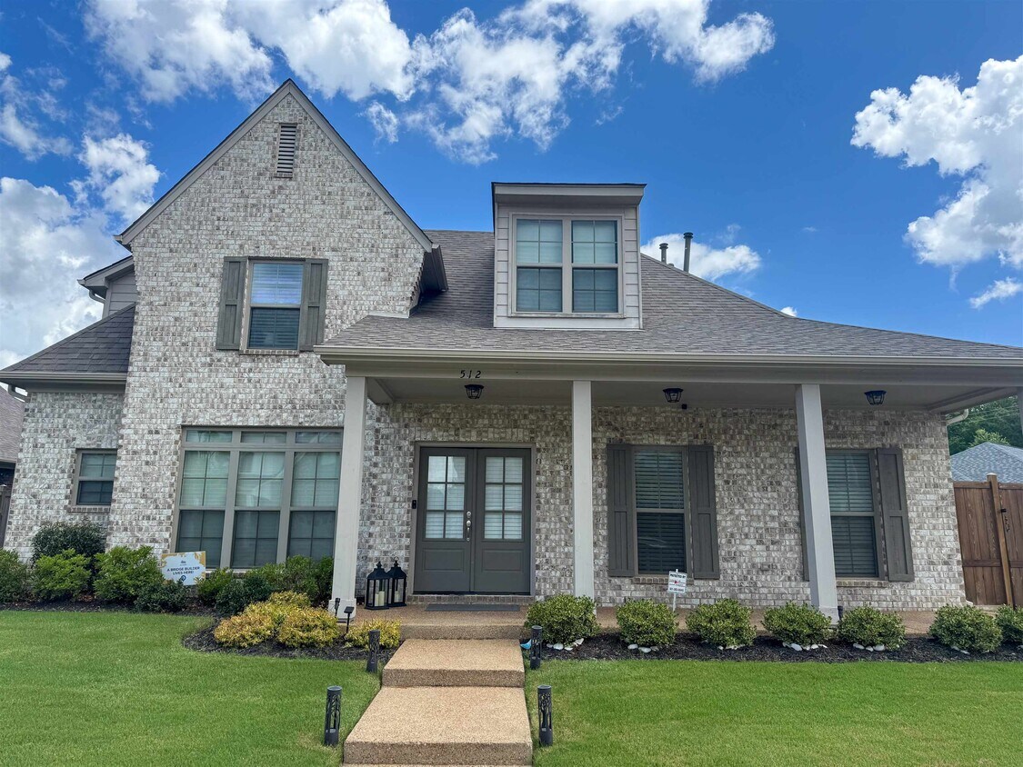 Foto principal - 512 Dogwood Valley Dr
