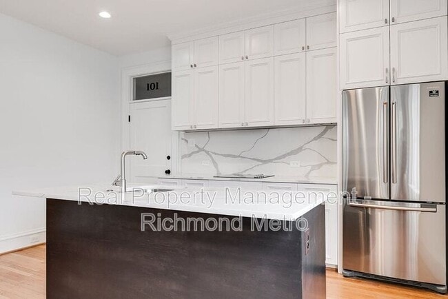 Building Photo - 2025 Monument Ave