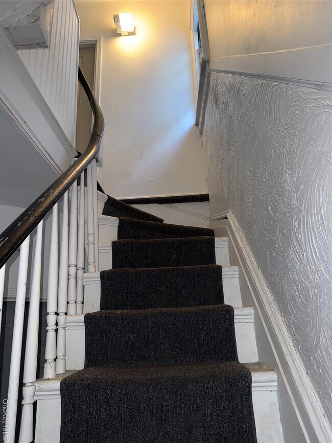 Foto del edificio - 54 Gifford Ave