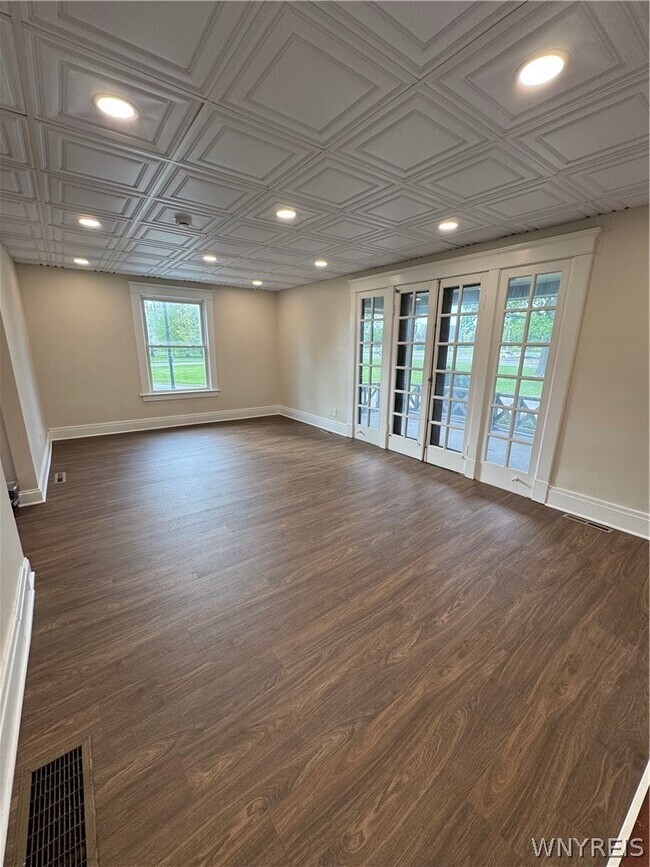 Building Photo - 2 Agassiz Cir
