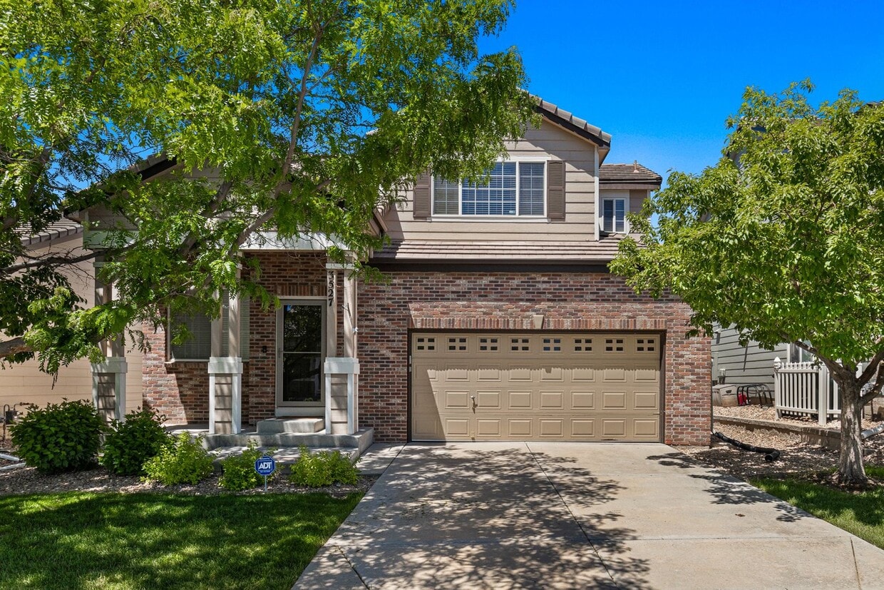 Primary Photo - Spacious Home With Two Car Garage and Cent...