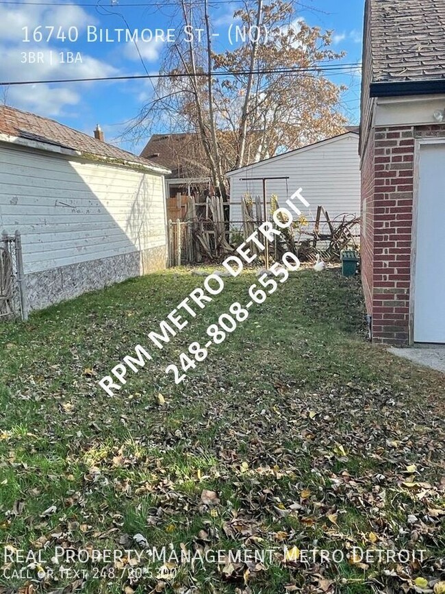 Foto del edificio - Brick Bungalow in Detroit