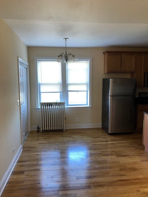 Building Photo - 4554 W George St