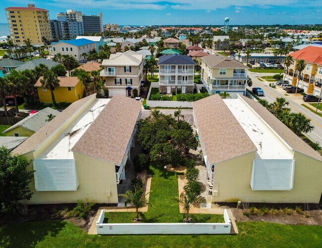 Building Photo - Walk to the Atlantic Ocean! Only one left!!