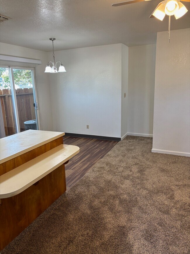 Foto del edificio - 901 Trinity Ave