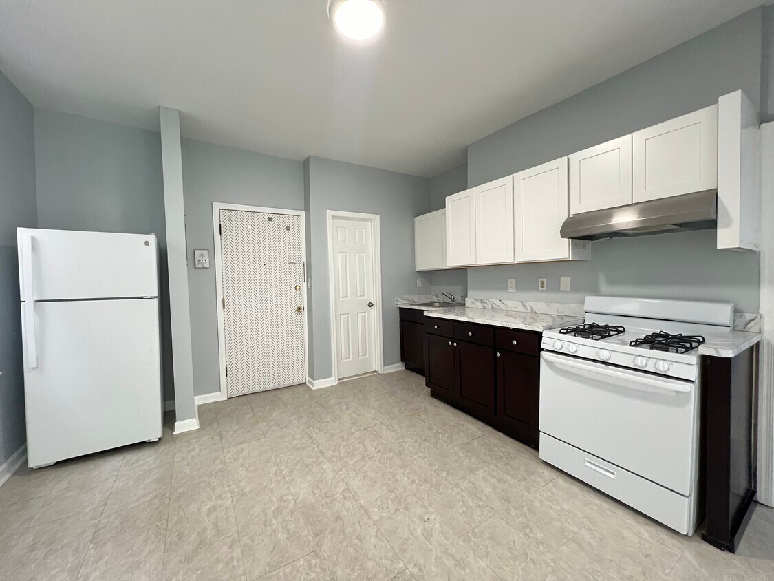 Primary Photo - 235 Avenue E
