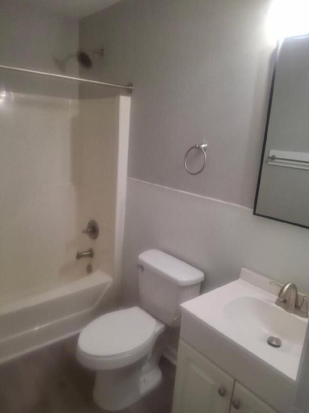 Building Photo - 2 Bedroom 1.5 Bath