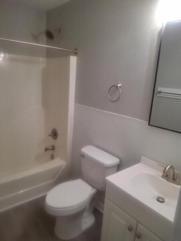 Foto del edificio - 2 Bedroom 1.5 Bath