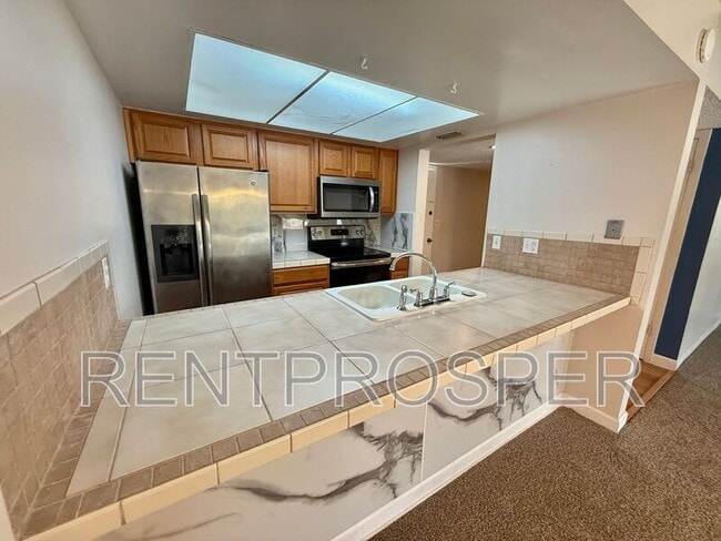 Foto del edificio - 6019 Windhover Dr