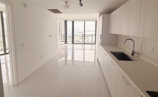 Foto del edificio - 501 NE 31st St
