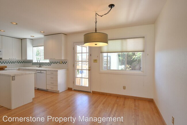 Foto del edificio - 3 br, 2 bath House - 4822 McCoy Ave