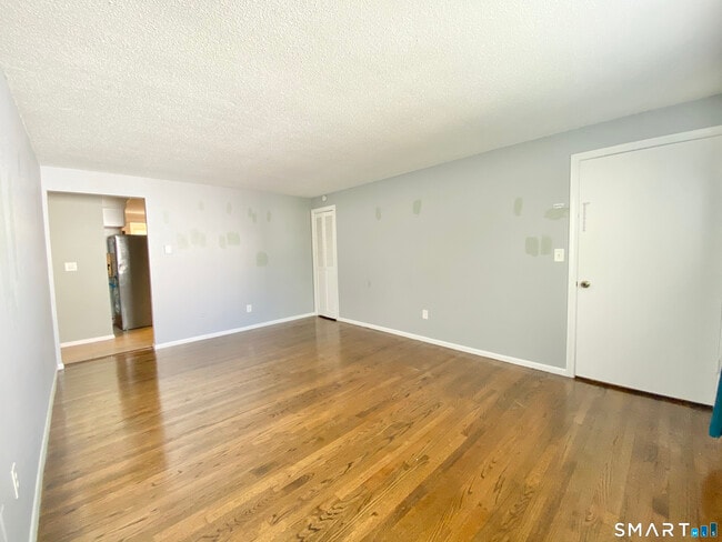 Foto del edificio - 24 College St