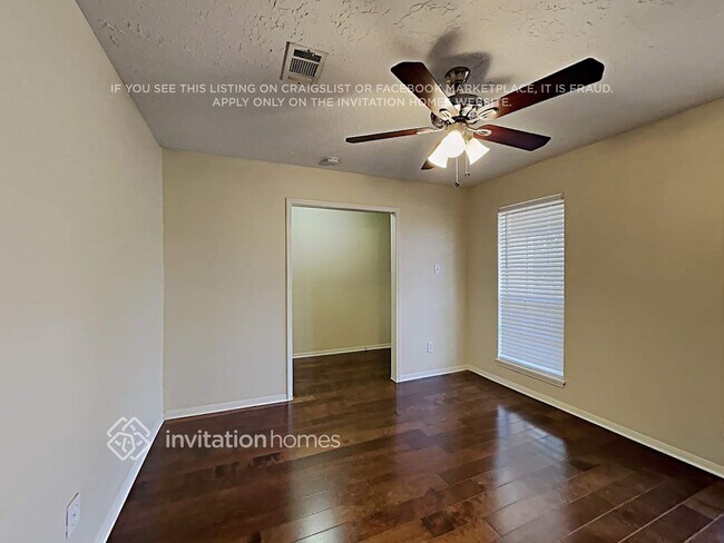 Foto del edificio - 18002 Woodgum Dr