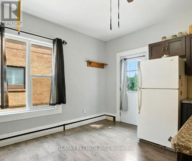 Photo du bâtiment - 191 Simcoe St S