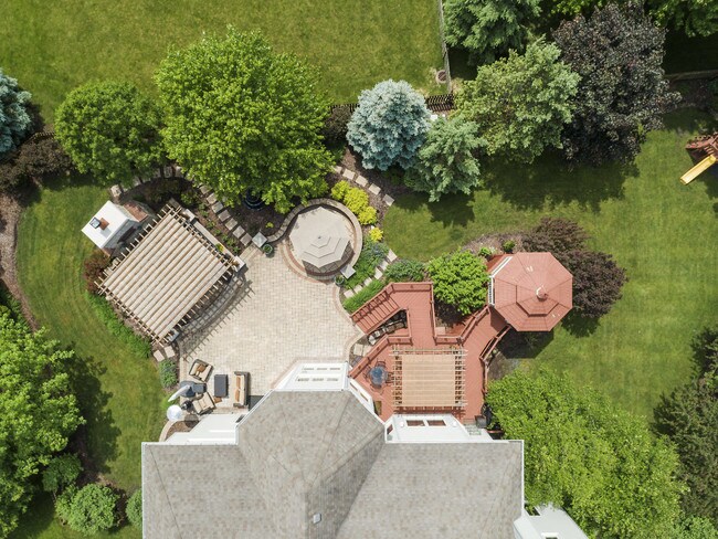 Foto del edificio - 752 Waterside Dr