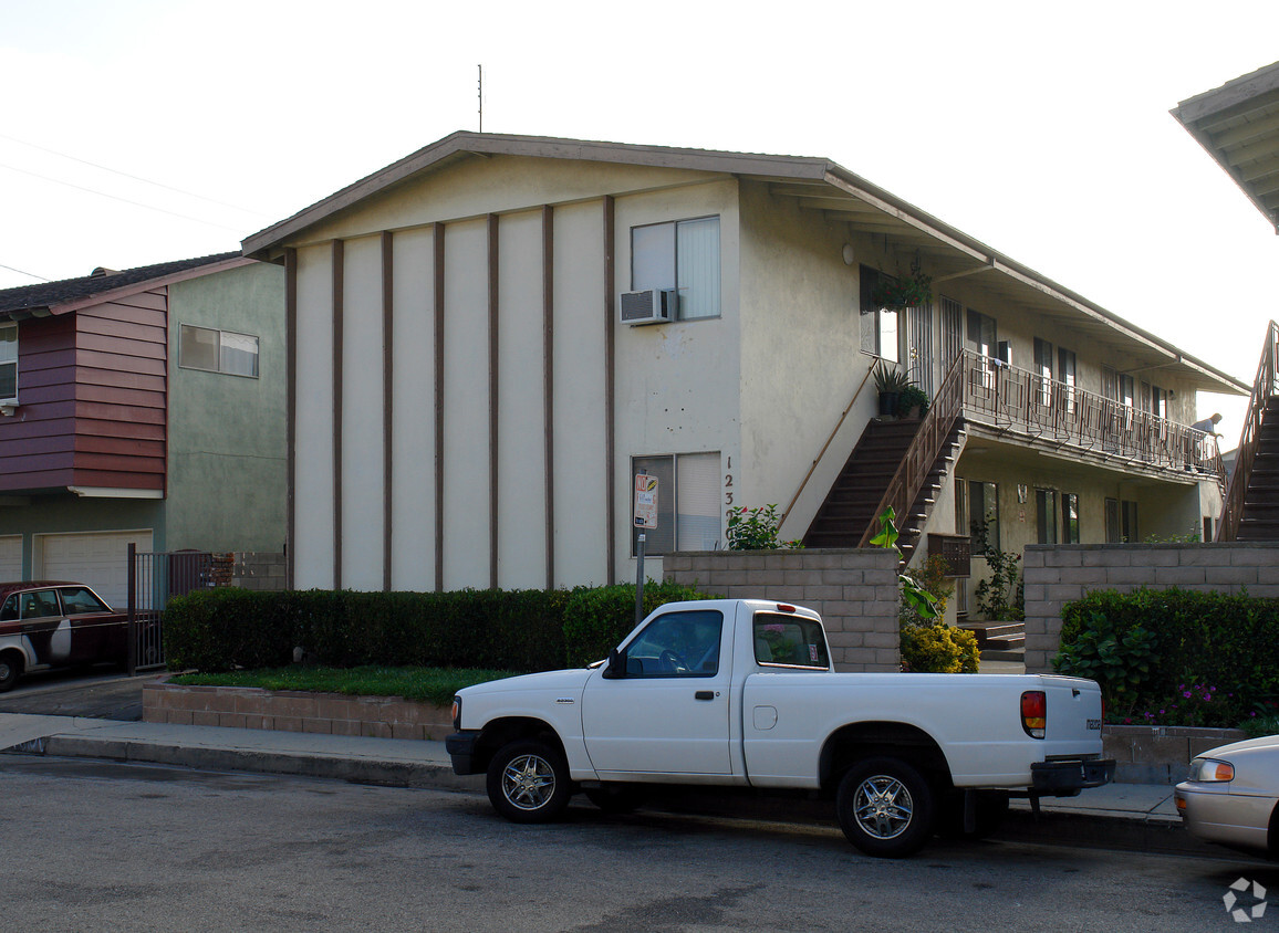 Primary Photo - 12320-12330 Gale Ave