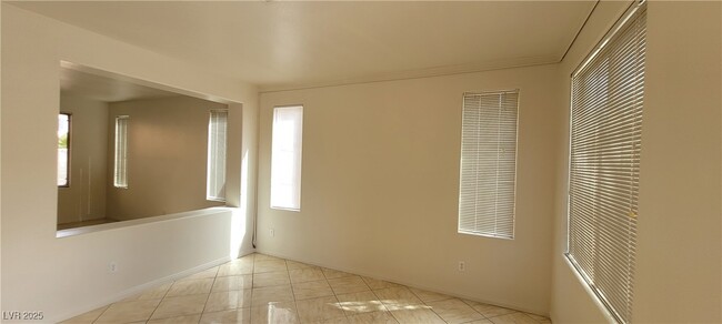 Foto del edificio - 8198 Rock Meadows Dr