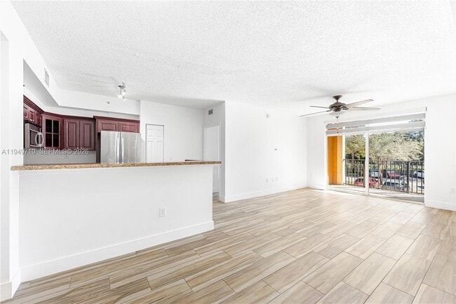 Foto del edificio - 2200 E Preserve Way