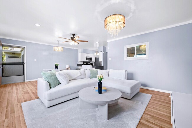 Sala de estar - 12801 Moorpark St