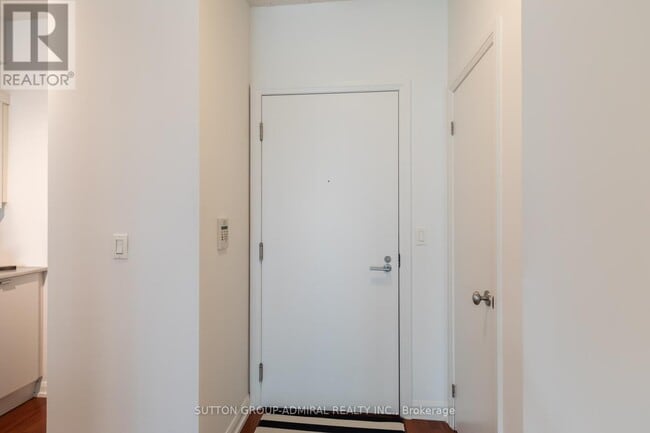 Building Photo - 111 Elizabeth St