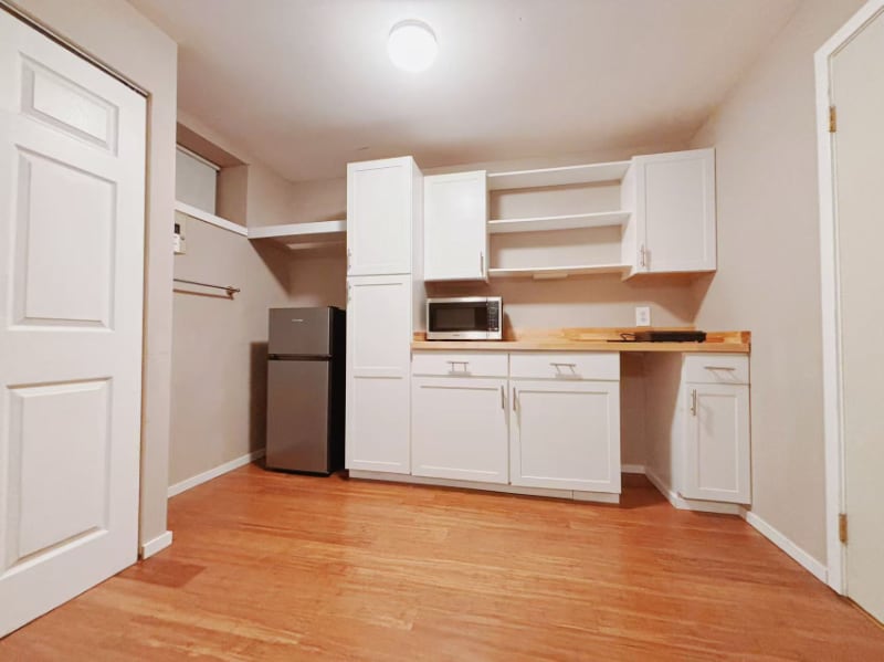 Photo - 915 6th Ave N