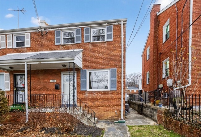 Building Photo - 4336 Dubois Pl SE