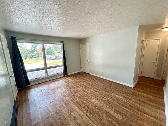 Foto del edificio - 625 Bryan Ave