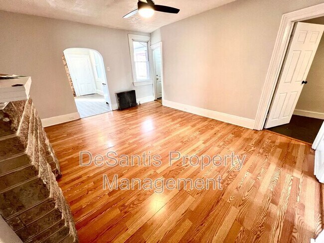 Building Photo - 346 39th St