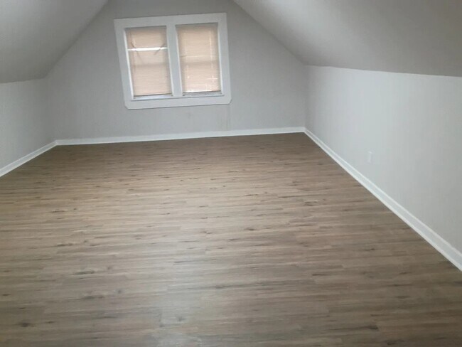 Foto del edificio - 1268 W 71st St