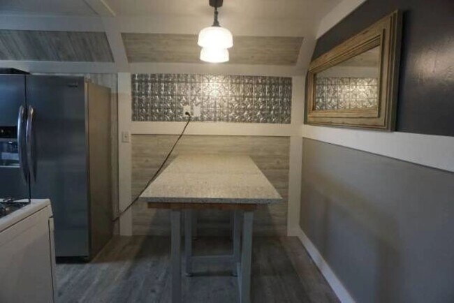 Foto del edificio - 218 E Washington St
