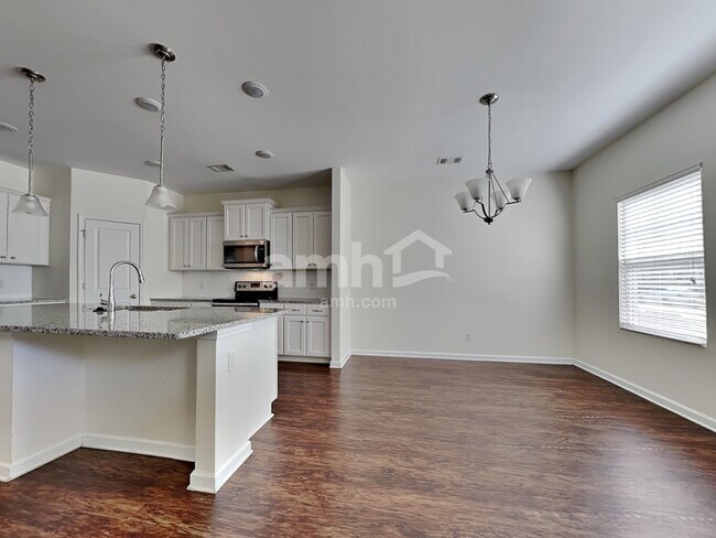 Foto del edificio - 218 Dogwood Cir