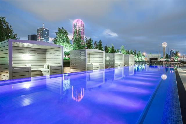 Piscina - 2200 Victory Ave