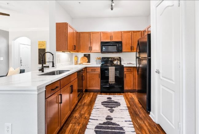 Foto del edificio - 6900 Lake Woodlands Dr