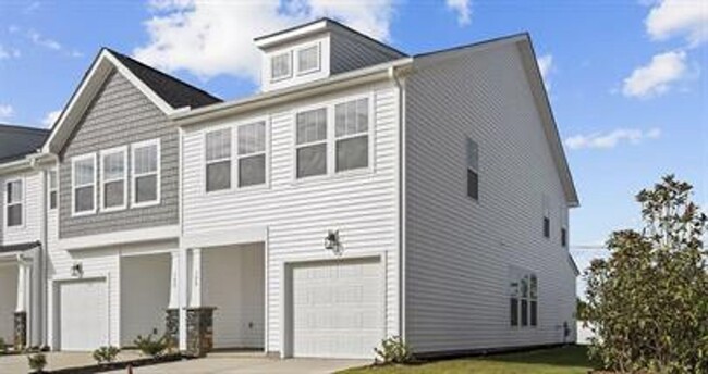 Building Photo - Beautiful 3/2.5 Townhome Move in Ready!