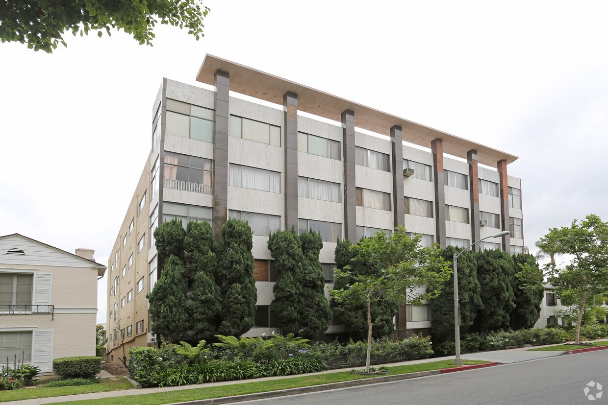 144 S McCarty Dr, Beverly Hills, CA 90212 Apartments in Beverly Hills