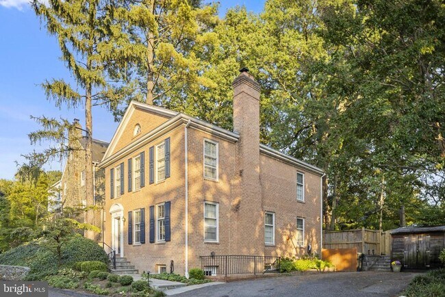 Foto del edificio - 2810 N Glade St NW