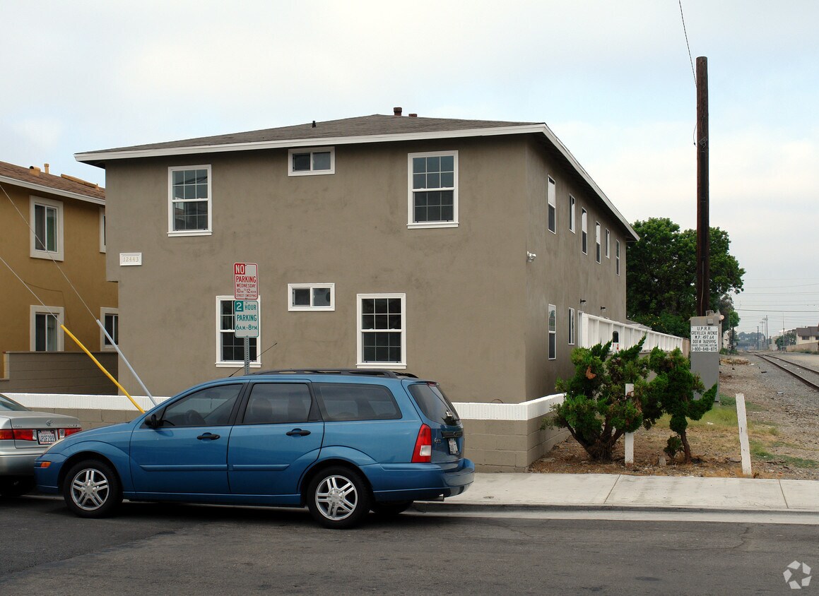 Building Photo - 12443 Grevillea Ave