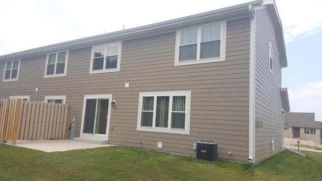 Foto del edificio - 2607 Parkfield Dr, West Bend