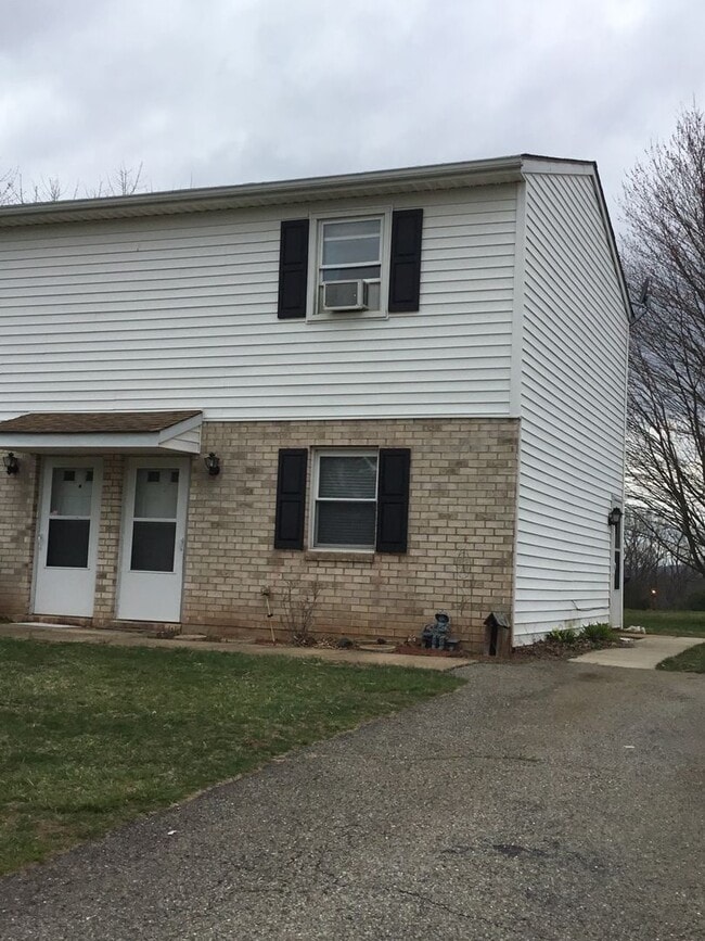 Building Photo - 1497 Equestrian Dr