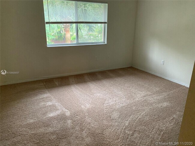 Building Photo - 4002 Oak Landing Dr