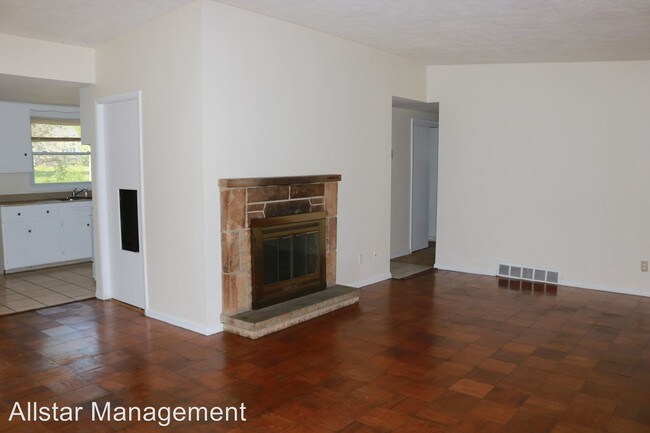 Building Photo - 3 br, 1.5 bath House - 26510 Chardon Rd
