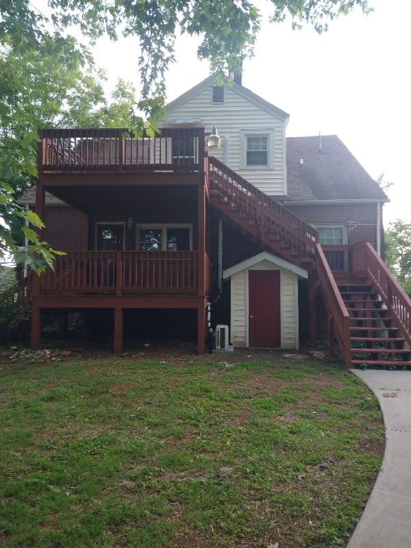 Primary Photo - 1110 Hinshaw St