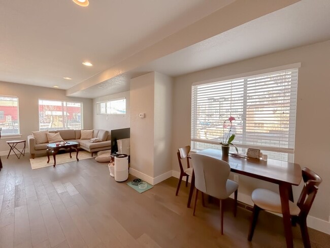 Foto del edificio - 2233 Eliot St