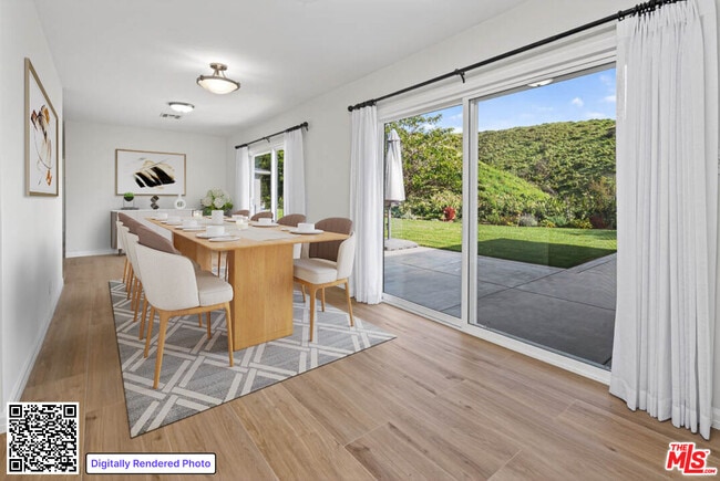 Building Photo - 1122 El Medio Ave